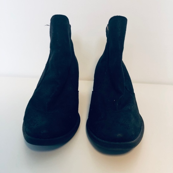 QUPID Black Heeled Bootie Shoes ((unknown size)) - Picture 5 of 9